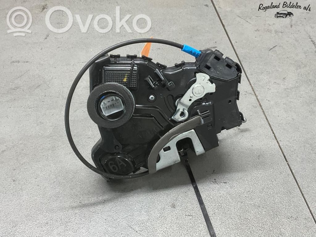 Toyota Auris E180 Serrure de porte avant