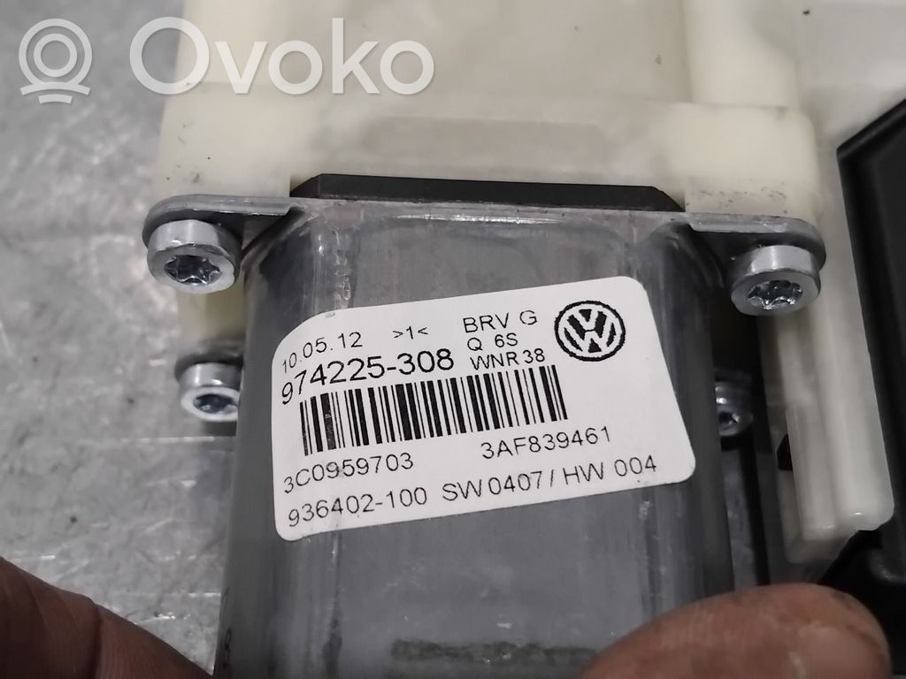 Volkswagen PASSAT B7 Podnośnik szyby drzwi z silniczkiem 