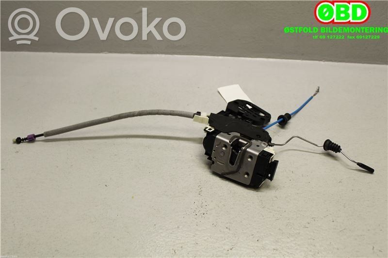Mercedes-Benz A W176 Zamek drzwi przednich 