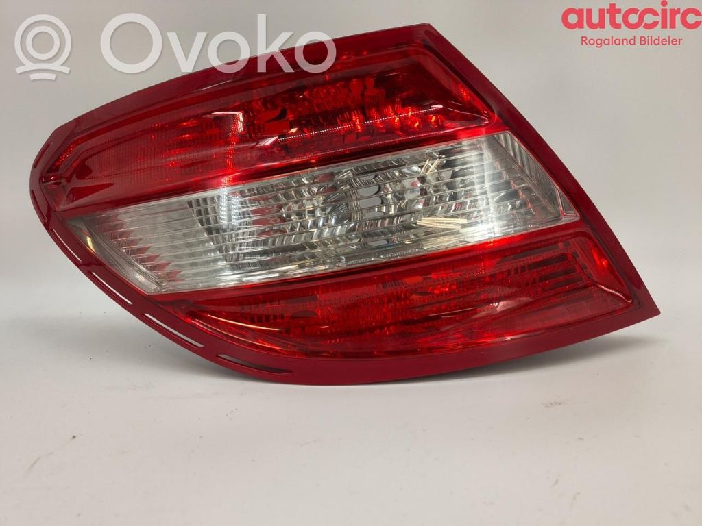 Mercedes-Benz C W204 Lampa tylna