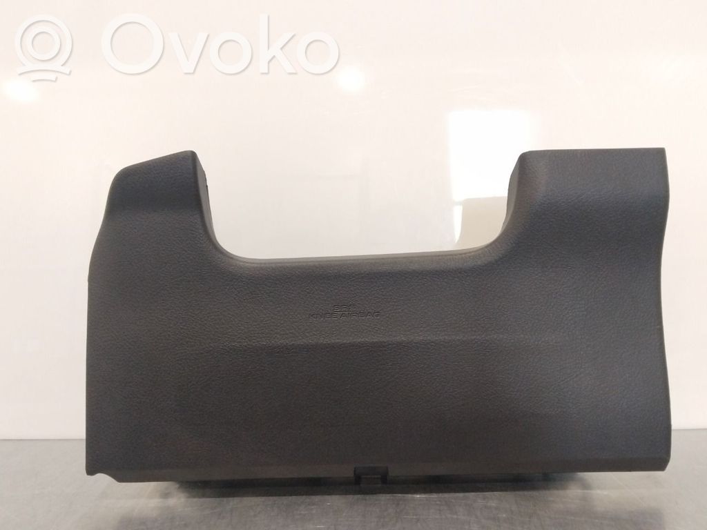 Toyota Auris E180 Polviturvatyyny
