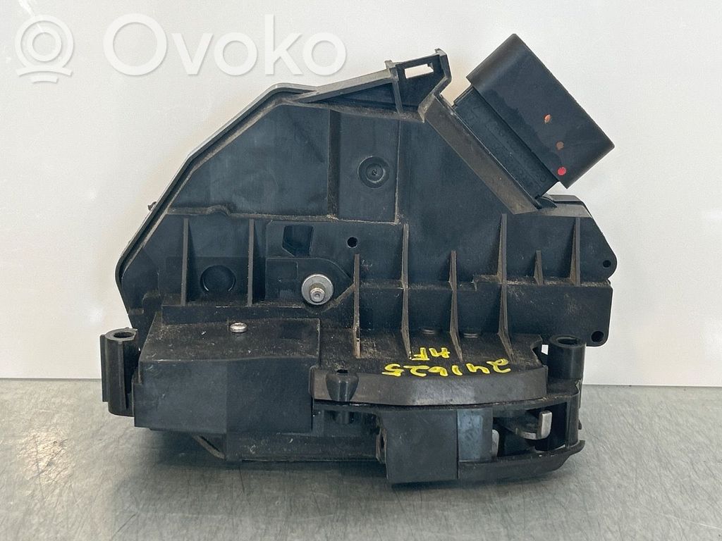 Volvo V60 Priekšpusē slēdzene 