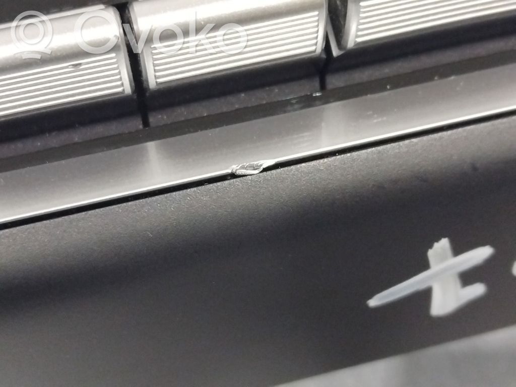 Isuzu D-Max Climate control/heater control trim 