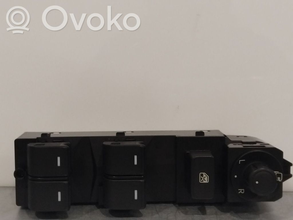 Mazda CX-5 Electric window control switch 