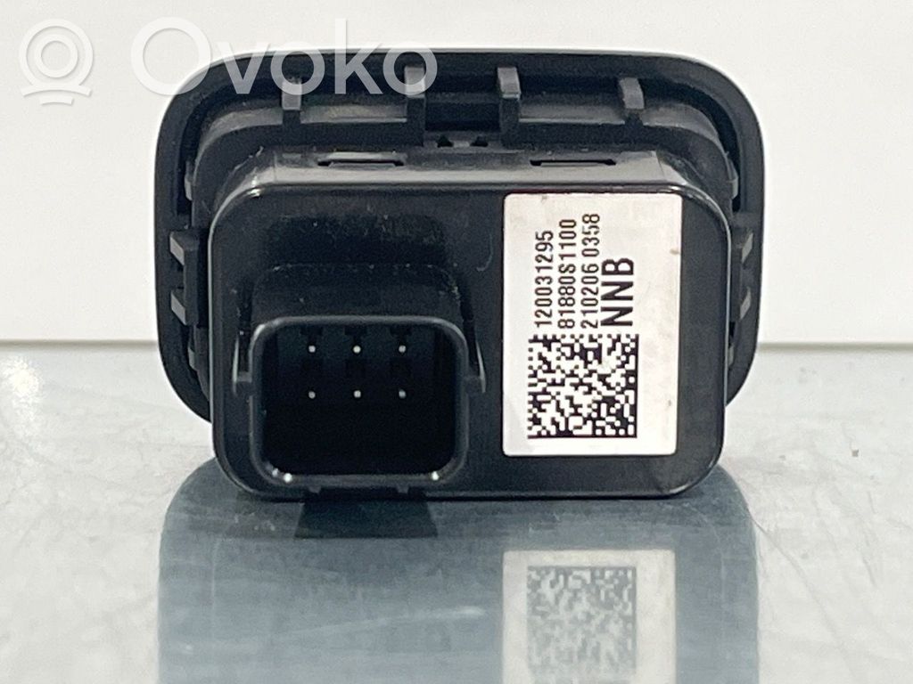 Hyundai Tucson IV NX4 Interruptor para abrir la puerta trasera 