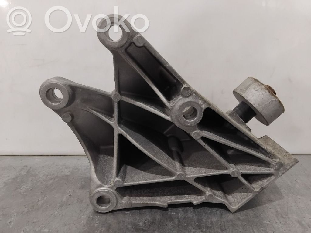 BMW 5 G30 G31 G38 Wspornik / Mocowanie silnika