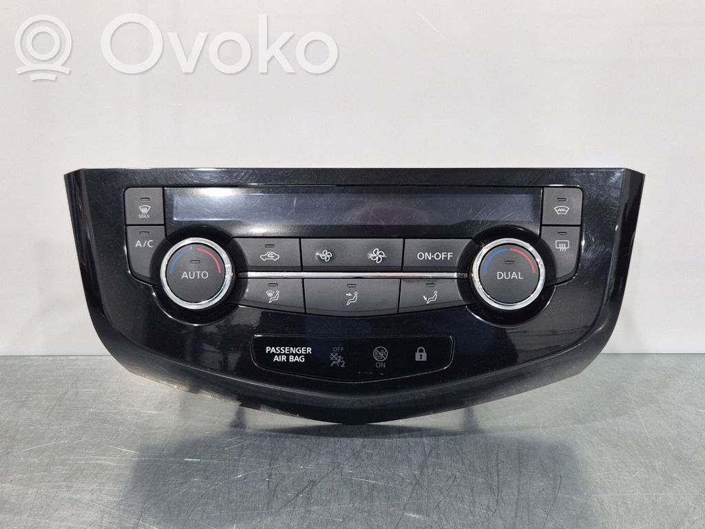 Nissan Qashqai Console centrale, commande chauffage/clim