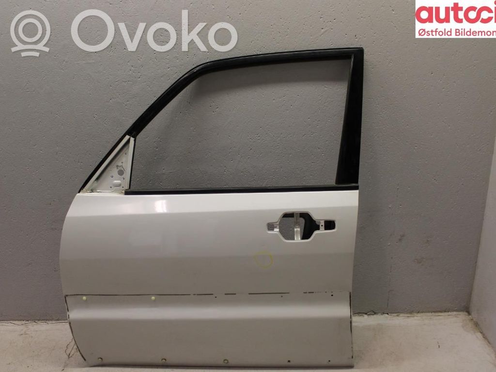 Mitsubishi Pajero Front door 