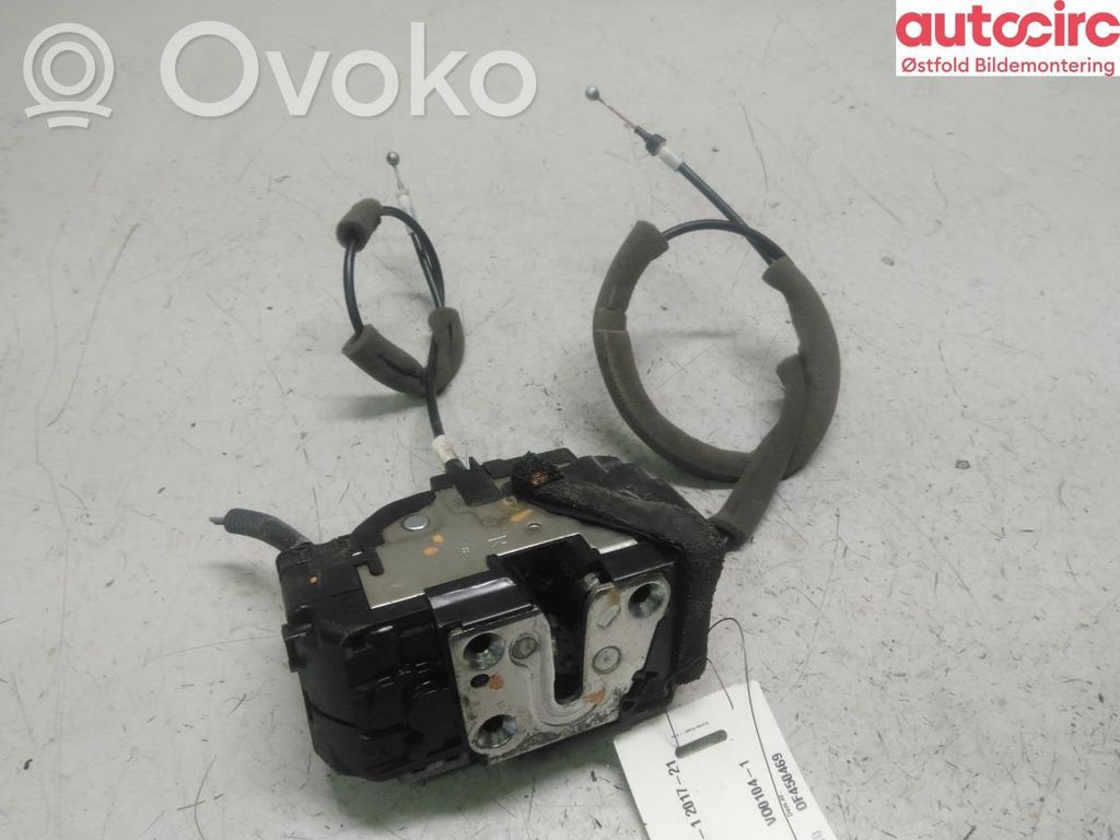 Nissan Navara D23 Durų spyna (dvidurio)