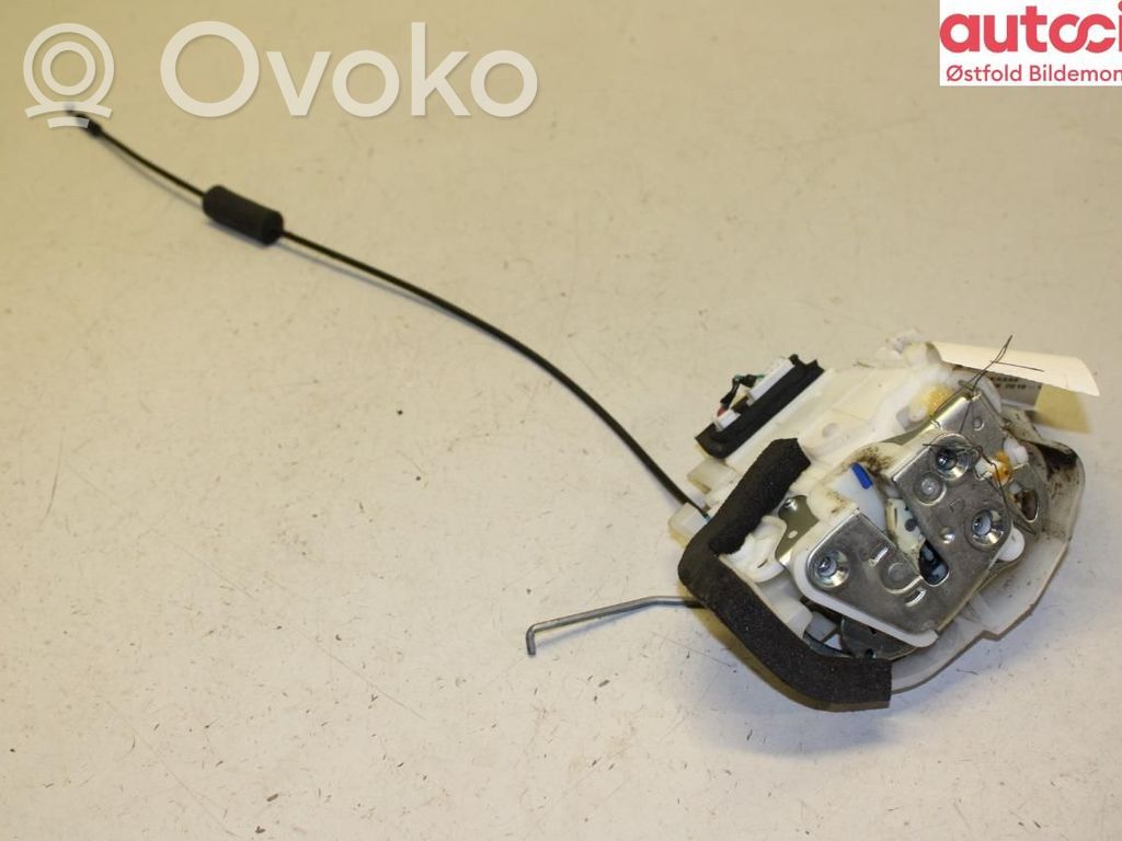 Subaru Outback Priekšpusē slēdzene 