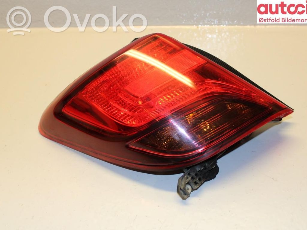 Toyota Yaris Luci posteriori 