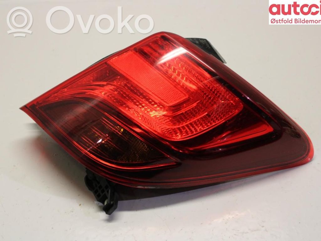 Toyota Yaris Luci posteriori 