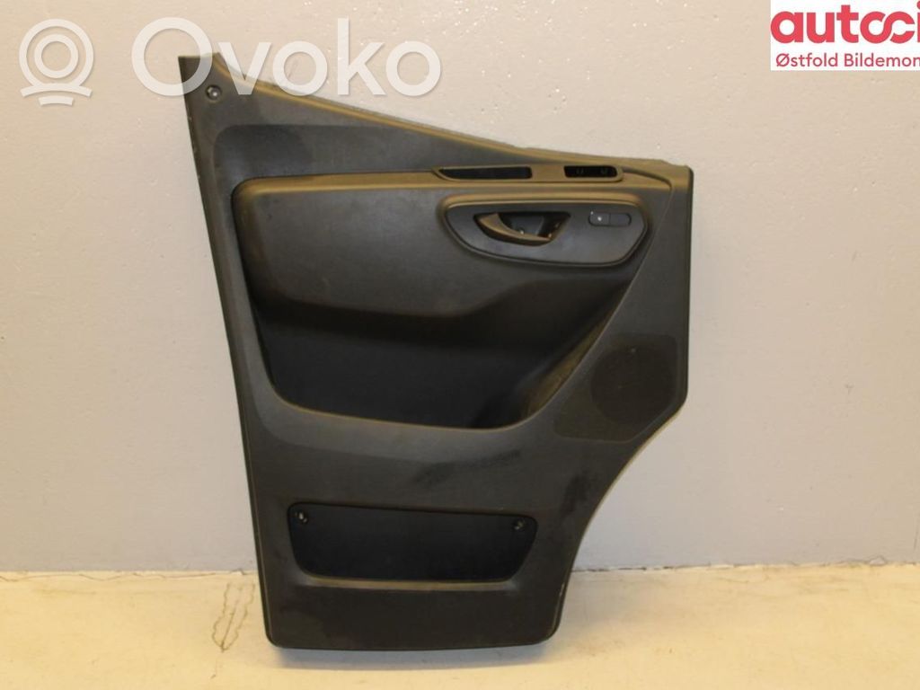 Mercedes-Benz Sprinter W907 W910 Rivestimento del pannello della portiera anteriore 