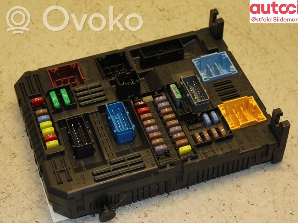 Citroen C4 II Picasso Korin keskiosan ohjainlaite 