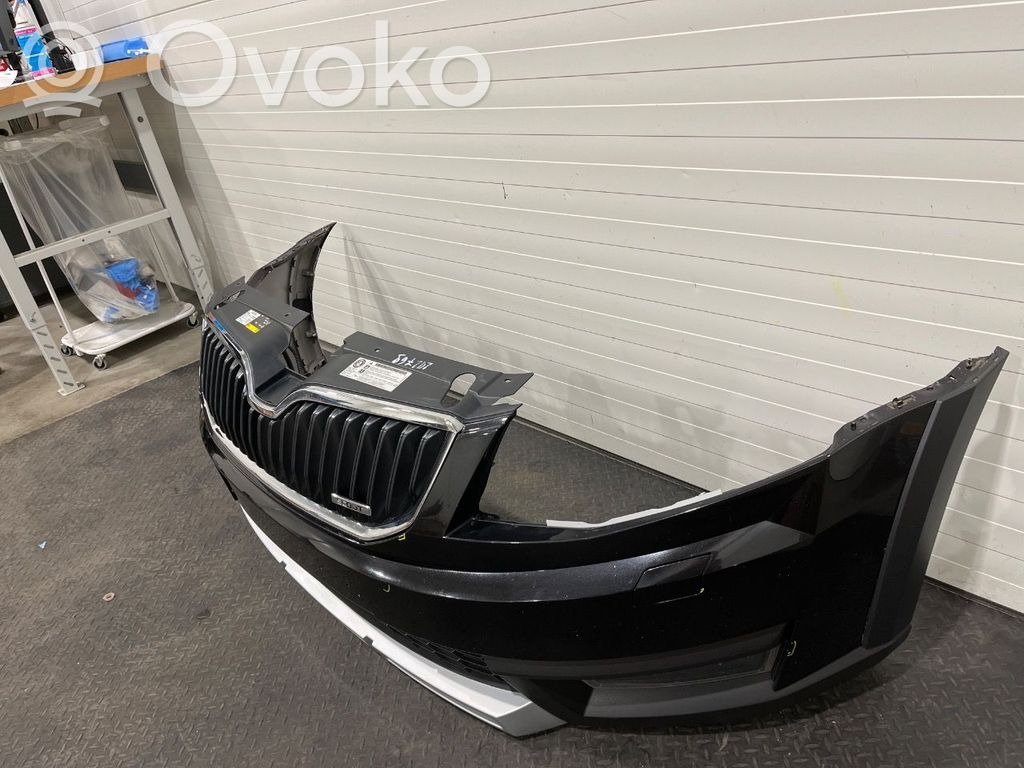 Skoda Octavia Mk3 (5E) Parachoques delantero 