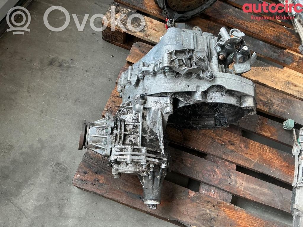 Volkswagen Transporter - Caravelle T5 Cutie viteze manuală cu 6 trepte 