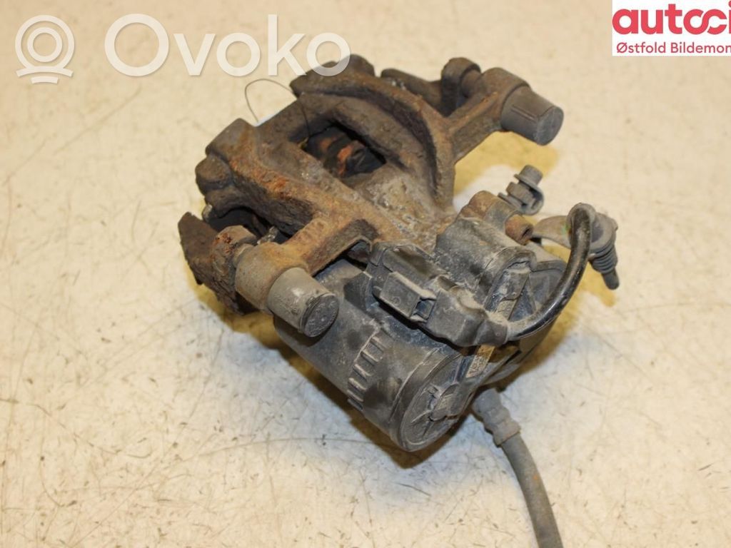 BMW 2 F45 Pinza del freno posteriore
