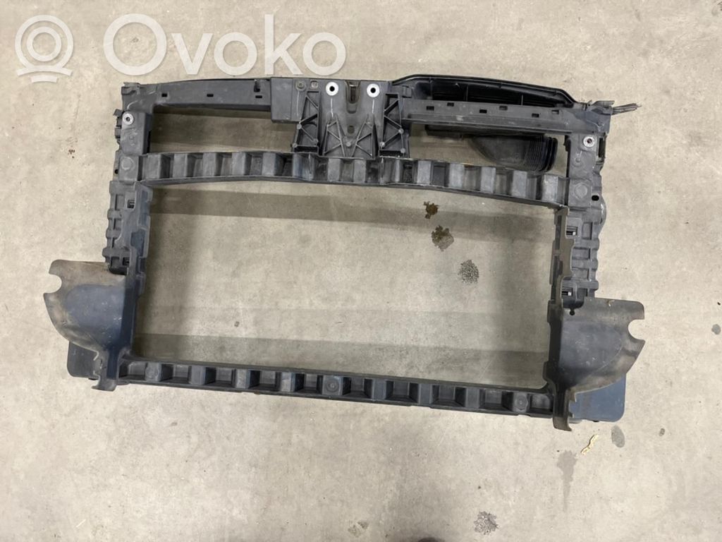 Volkswagen Golf VI Pas przedni 