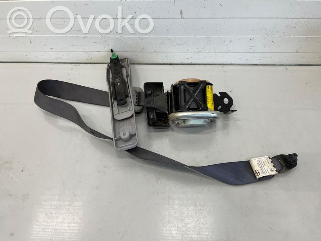 Toyota Hiace (H200) Sicherheitsgurt vorne 