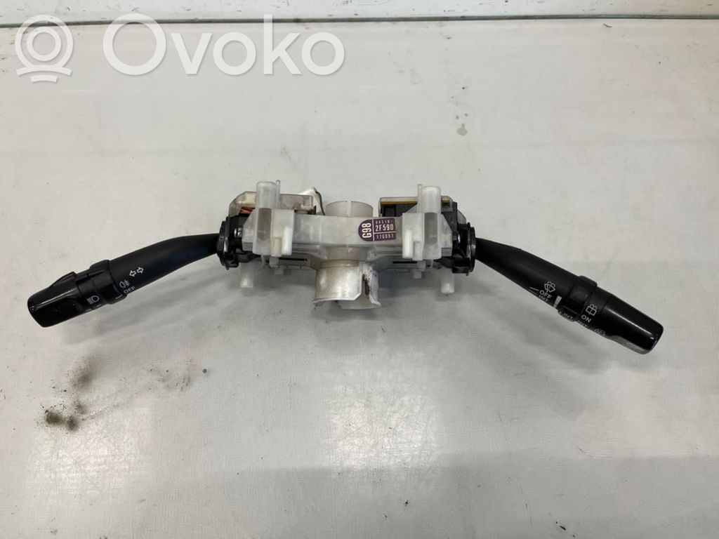 Toyota Hiace (H200) Interruptor de control multifunción