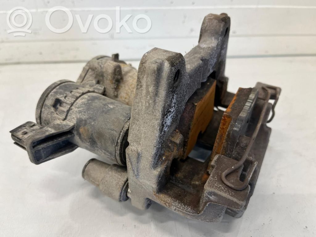 Volvo XC40 Tylny zacisk hamulcowy 