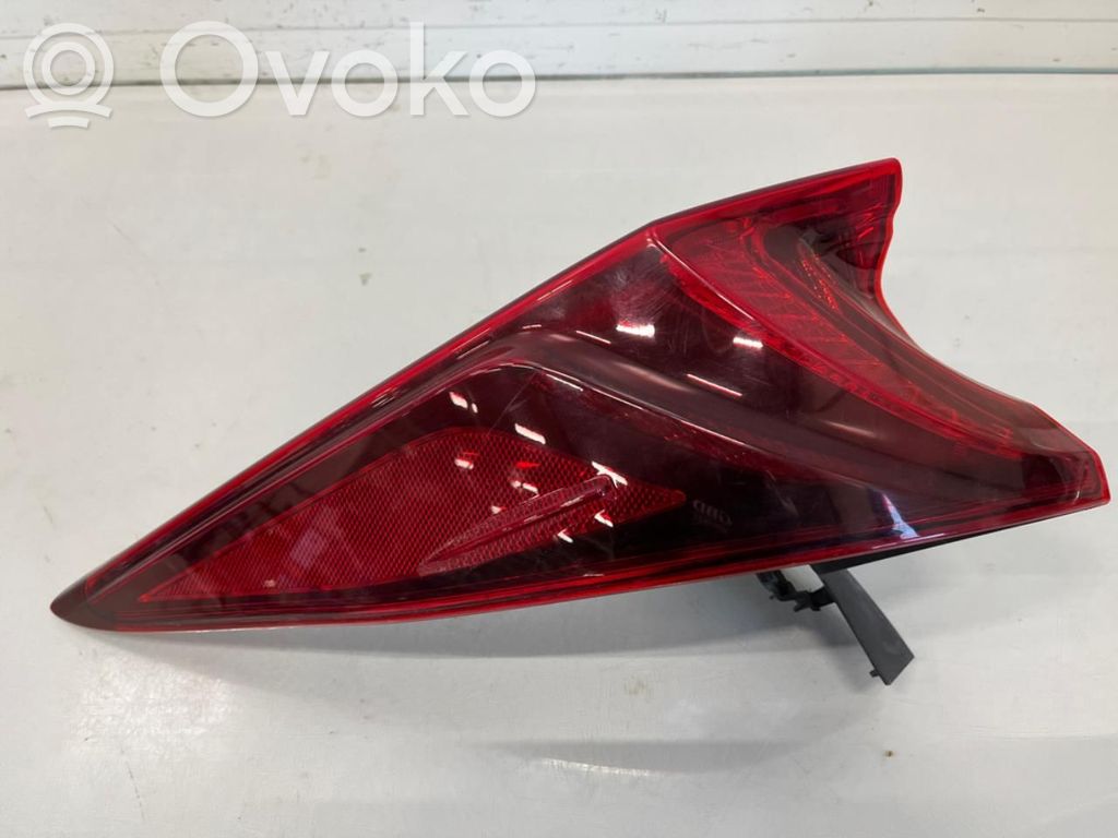 Toyota Prius (XW50) Luz trasera/de freno 