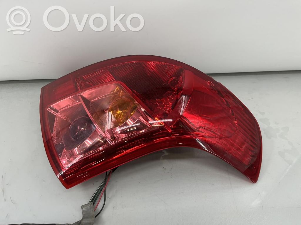 Suzuki Swift I Lampă spate în caroserie