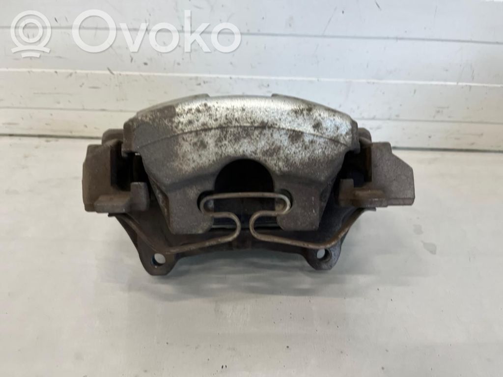 Volvo XC40 Etujarrusatula 