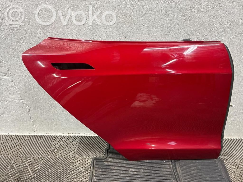 Tesla Model S Galinės durys 