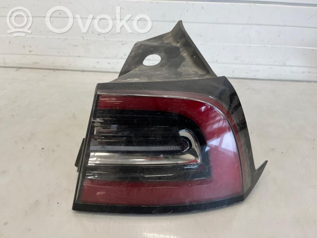 Tesla Model Y Takavalot 