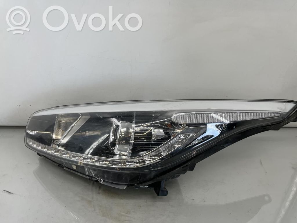 KIA Ceed Headlight/headlamp 
