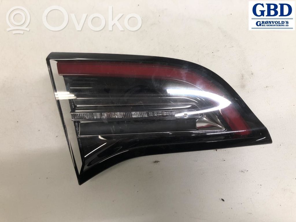 Tesla Model 3 Takavalot 
