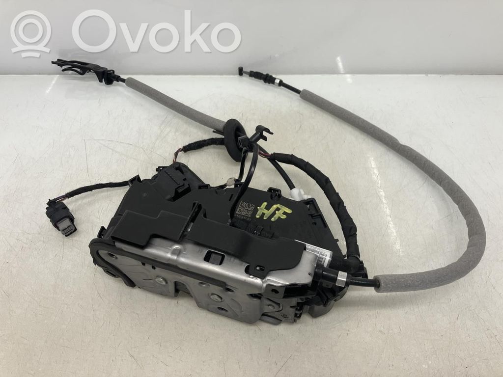 Priekšpusē slēdzene   2673154,VWR2KAR21812AB,5TB837016E,2673154,5TB837016E,VWR2KAR21812AB