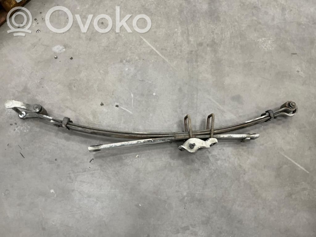 Isuzu D-Max Sprężyna tylna 