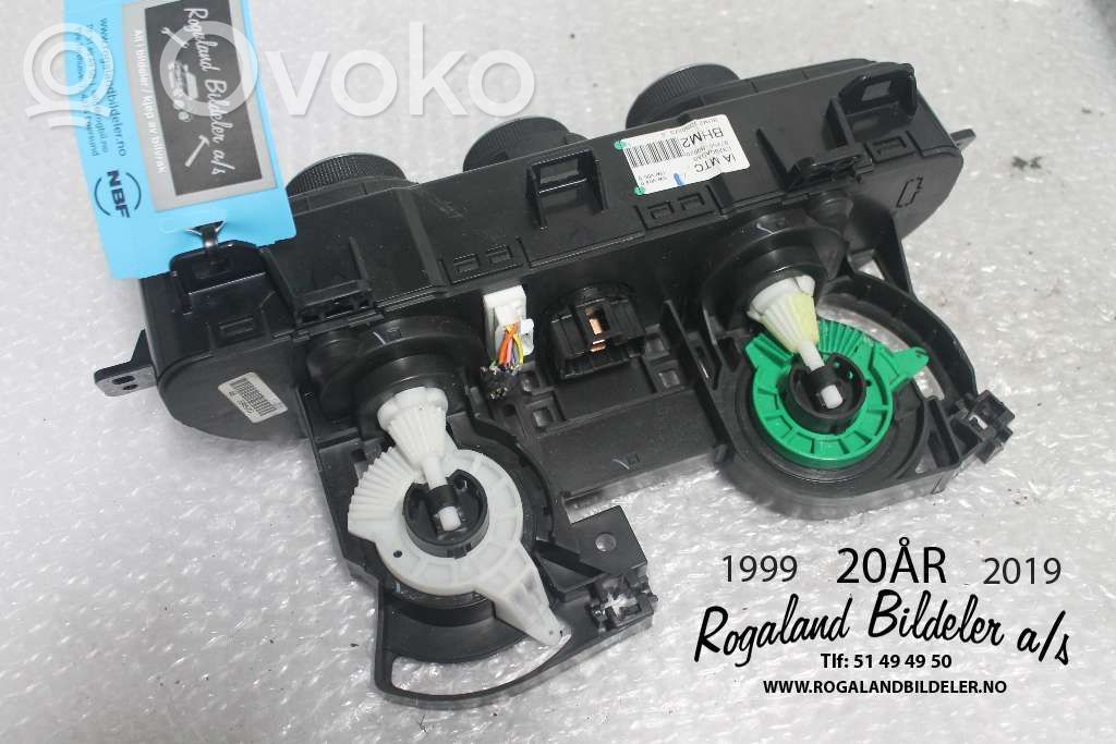 Hyundai i10 Climate control/heater control trim 