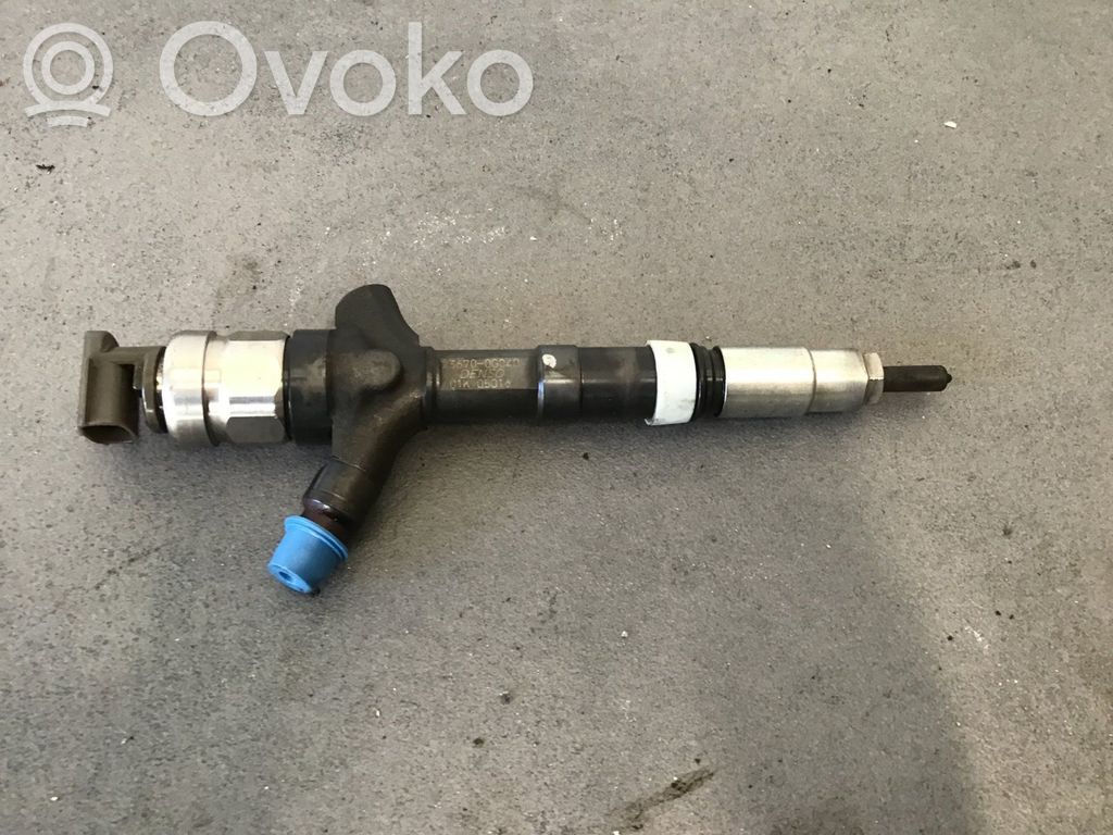Inyector de combustible   2367009030,2367009030,2367009030