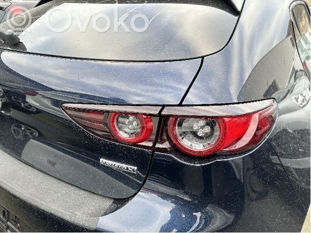 Mazda 3 Takavalot 