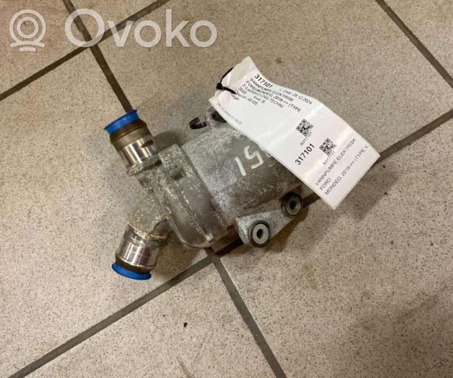 Ford Mondeo MK V Vandens pompa 