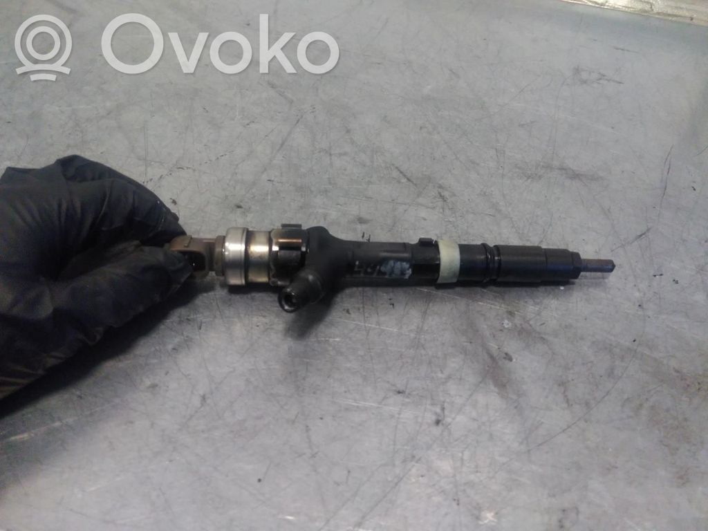 Toyota Corolla Verso E121 Inyector de combustible 