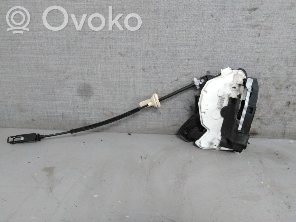 Volkswagen Golf VI Serrure de porte avant