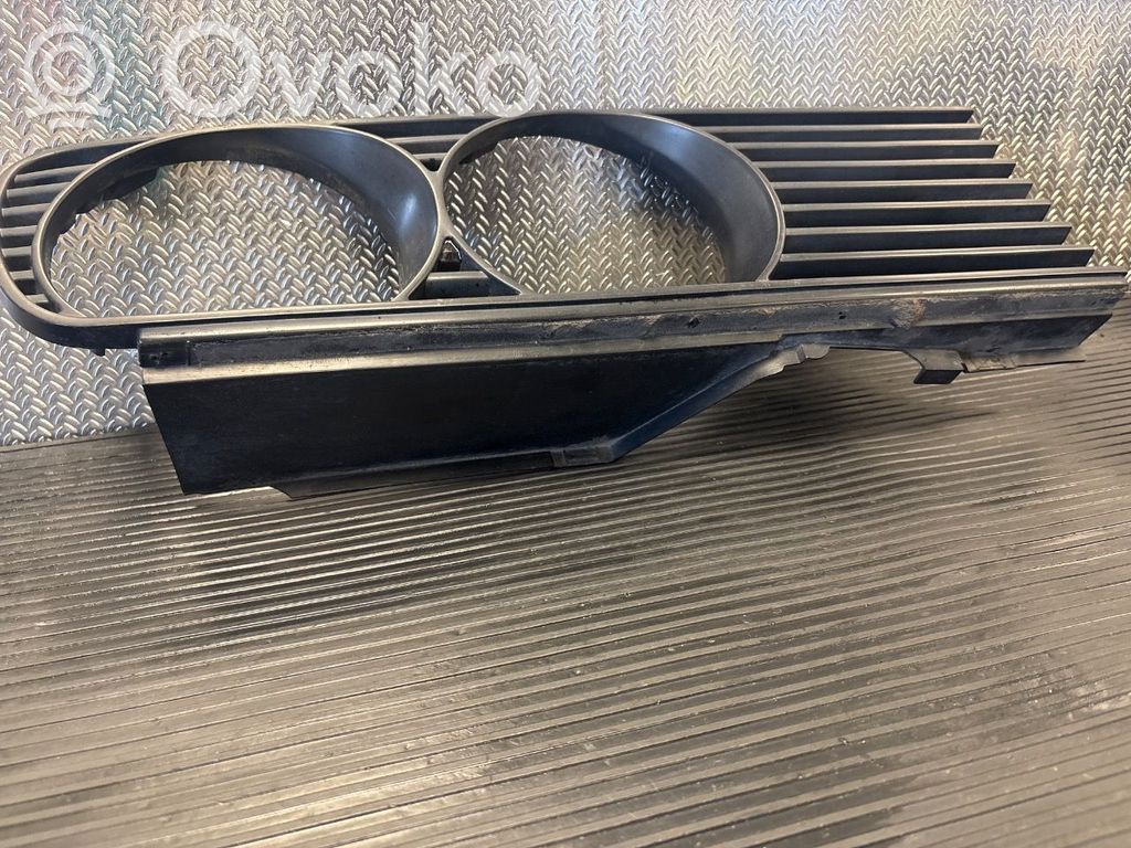 BMW 3 E30 Dashboard side air vent grill/cover trim 