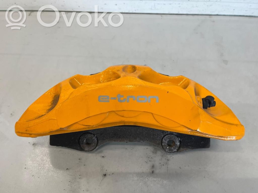 Audi e-tron Etujarrusatula 