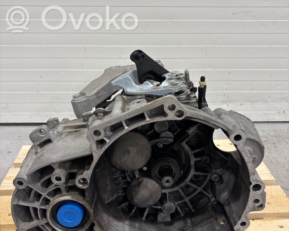 Volkswagen Caddy Cutie viteze manuală cu 6 trepte 