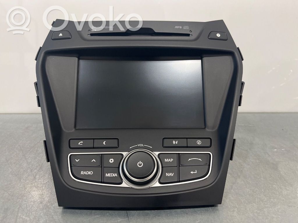Hyundai Santa Fe Radio/CD/DVD/GPS head unit 