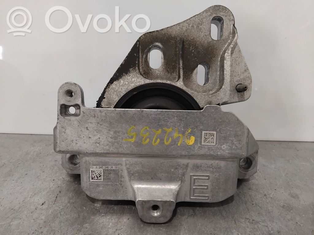 Mercedes-Benz EQA Engine mount bracket 