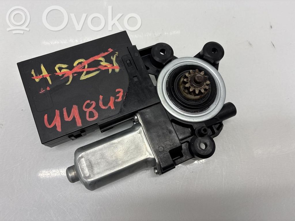 Volvo V70 Motorino alzacristalli della portiera anteriore 