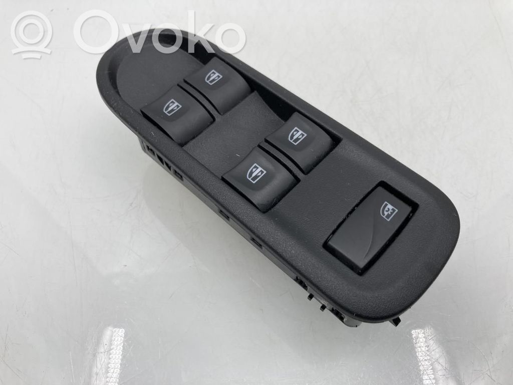 Dacia Duster Comutator comandă geamuri electrice 