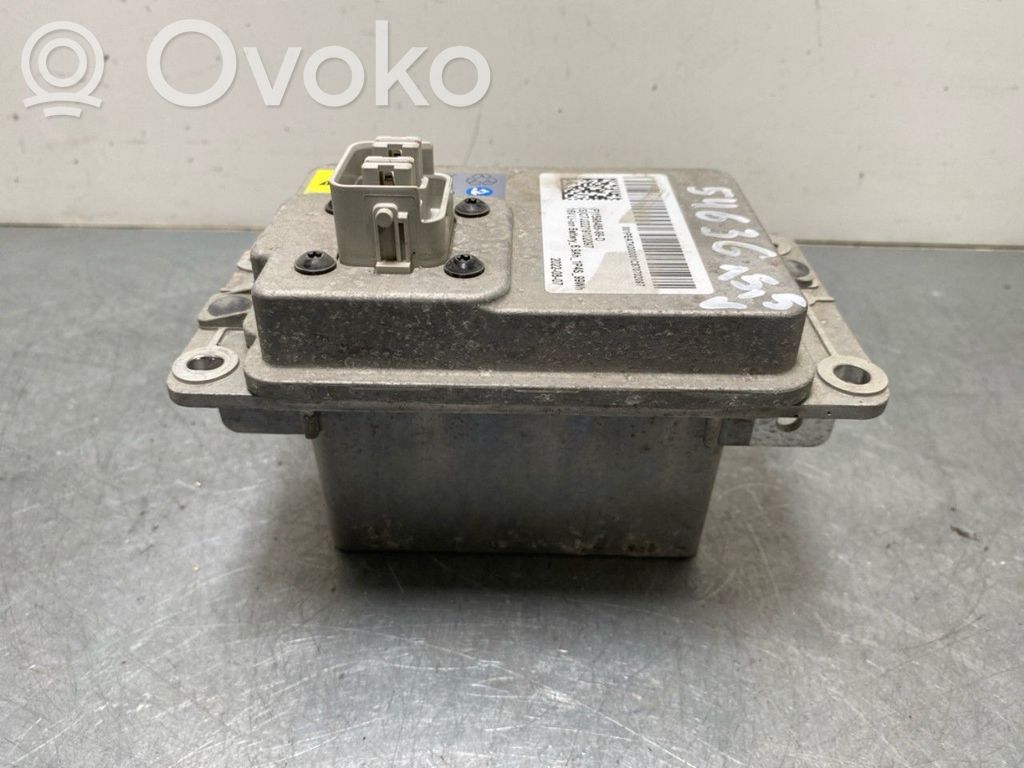 Tesla Model Y 12 V ligzda (priekšā) 