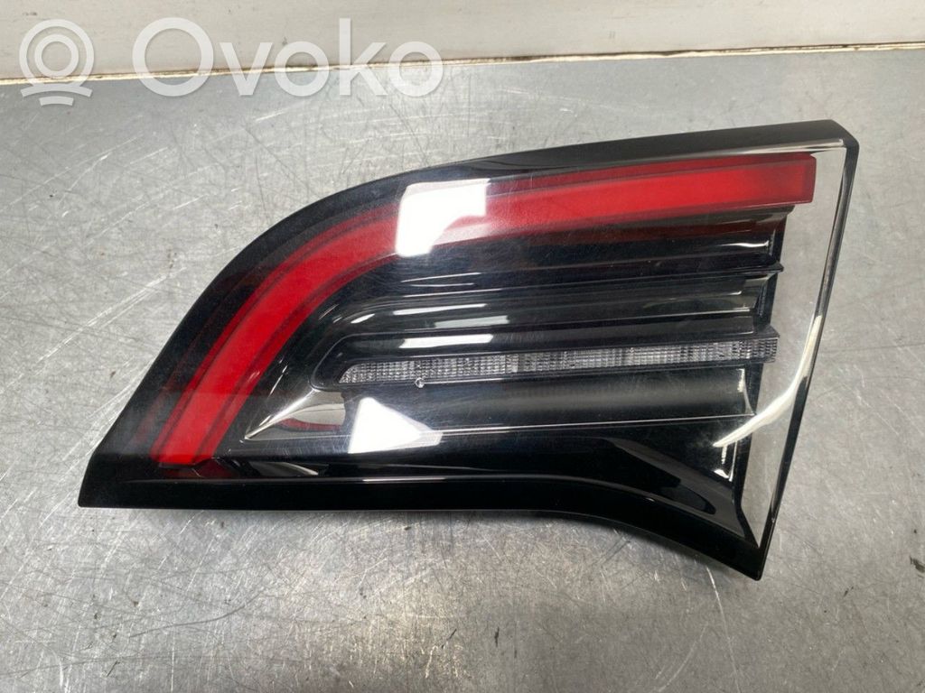 Tesla Model Y Takavalot 