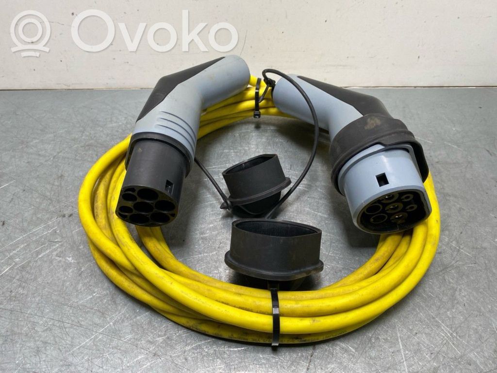 Volkswagen PASSAT B8 Electric car charging cable 